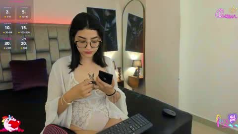 Snapshot of candy_tyna chatting on May 24, 2026, 4:34 pm candy_tyna online show from May 24, 2026, 4:34 pm