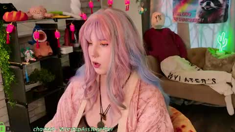 Snapshot of candy_yeahh chatting on June 25, 2026, 1:27 am Mary online show from June 25, 2026, 1:27 am