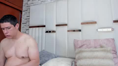 candyandsteven online show from March 6, 2026, 4:09 am