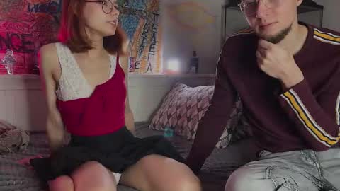 Snapshot of candybeee chatting on November 18, 2025, 2:10 pm candybeee online show from November 18, 2025, 2:10 pm