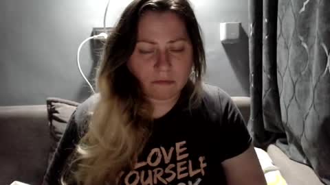 Laura online show from July 28, 2026, 7:39 pm