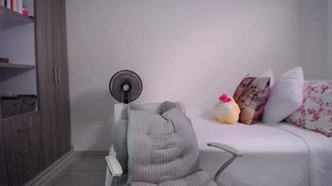 Snapshot of candydowson1 chatting on April 18, 2026, 3:49 pm Candy Dowson online show from April 18, 2026, 3:49 pm