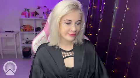 You can call me HH online show from October 21, 2025, 7:25 pm