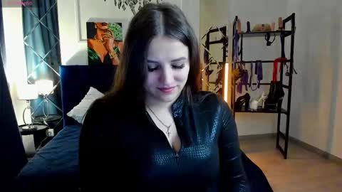 Sofia online show from November 5, 2025, 12:32 am