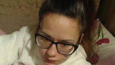 Snapshot of candylady13 chatting on December 17, 2024, 10:32 pm say meow and send tips online show from December 17, 2024, 10:32 pm