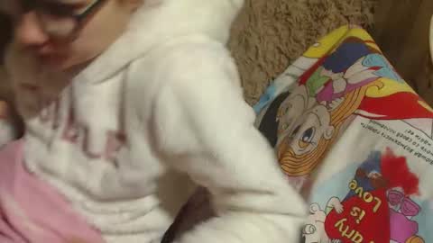 Snapshot of candylady13 chatting on January 30, 2025, 6:54 pm say meow and send tips online show from January 30, 2025, 6:54 pm