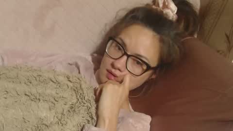 Snapshot of candylady13 chatting on October 27, 2025, 9:41 pm say meow and send tips online show from October 27, 2025, 9:41 pm