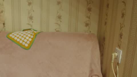 say meow and send tip  online show from October 17, 2025, 10:07 am