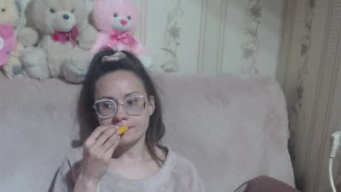 Snapshot of candylady136 chatting on April 23, 2026, 10:47 am say meow and send tip online show from April 23, 2026, 10:47 am