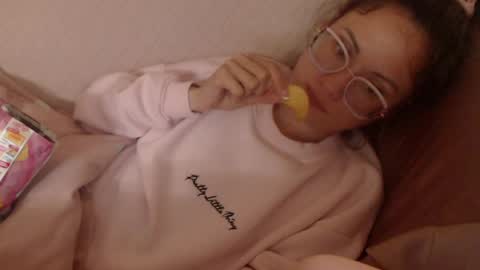Snapshot of candylady136 chatting on June 3, 2026, 6:13 pm say meow and send tip online show from June 3, 2026, 6:13 pm