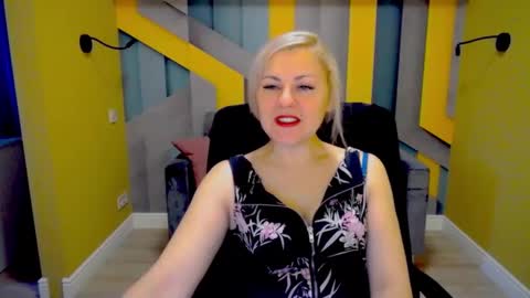 Snapshot of candylons chatting on December 3, 2024, 6:26 am CandyLons online show from December 3, 2024, 6:26 am