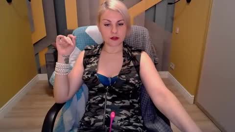 Snapshot of candylons chatting on March 3, 2025, 9:33 am CandyLons online show from March 3, 2025, 9:33 am