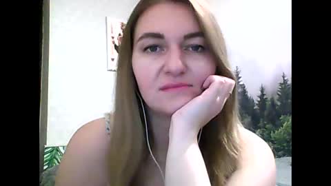 Snapshot of candyolime chatting on March 6, 2025, 9:20 pm Daisy online show from March 6, 2025, 9:20 pm