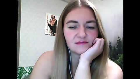 Snapshot of candyolime chatting on October 10, 2025, 8:52 pm Daisy online show from October 10, 2025, 8:52 pm