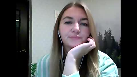 Snapshot of candyolime chatting on October 15, 2025, 8:53 pm Daisy online show from October 15, 2025, 8:53 pm