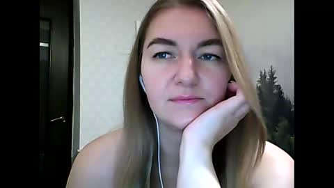 Snapshot of candyolime chatting on December 13, 2025, 10:48 pm Daisy online show from December 13, 2025, 10:48 pm