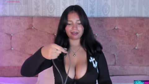 Snapshot of candys_victoria chatting on May 13, 2026, 4:32 am Candys Victoria online show from May 13, 2026, 4:32 am