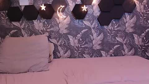 Mia online show from March 13, 2026, 3:57 am