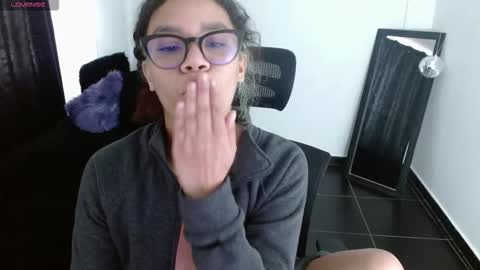 canela_s1 online show from March 16, 2026, 2:32 pm
