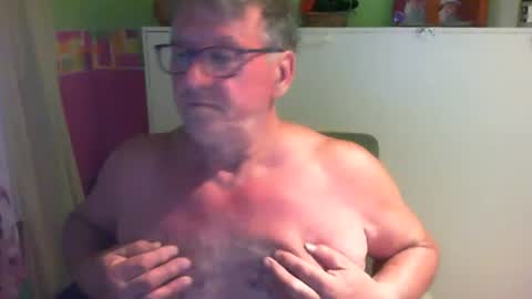 Snapshot of capitaine1959 chatting on July 28, 2026, 1:23 am capitaine1959 online show from July 28, 2026, 1:23 am