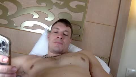 Snapshot of capt_oliver chatting on April 18, 2026, 8:18 am follow my twitter online show from April 18, 2026, 8:18 am