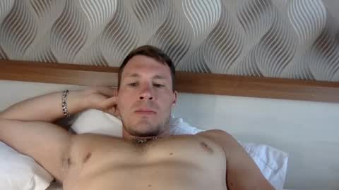 Snapshot of capt_oliver chatting on May 6, 2026, 7:24 am follow my twitter online show from May 6, 2026, 7:24 am