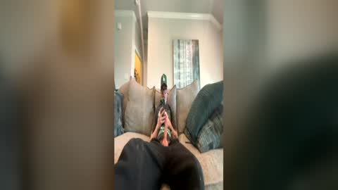 Snapshot of captaincumgun chatting on June 18, 2026, 9:52 pm Captaincumgun online show from June 18, 2026, 9:52 pm