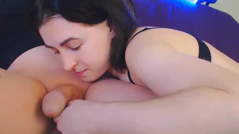 girl - foxi and tranny - kami online show from February 24, 2025, 1:31 pm