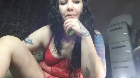 Snapshot of car_girl_wit_a_booty chatting on December 17, 2024, 5:07 am Chrissy Ann online show from December 17, 2024, 5:07 am