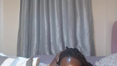 Snapshot of caramel_chocolate01 chatting on September 17, 2025, 6:26 am caramel online show from September 17, 2025, 6:26 am