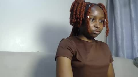 Snapshot of caramel_chocolate01 chatting on November 10, 2025, 5:17 am caramel online show from November 10, 2025, 5:17 am