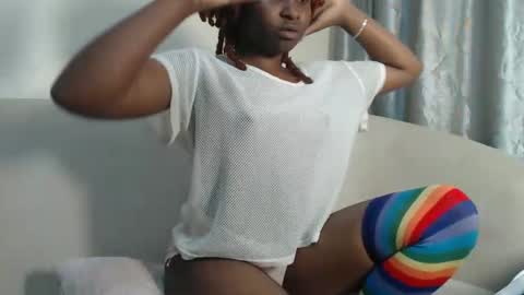 Snapshot of caramel_chocolate01 chatting on November 12, 2025, 8:19 pm caramel online show from November 12, 2025, 8:19 pm