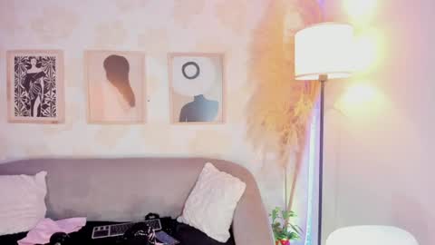 caramel_kiss_ online show from June 18, 2026, 7:40 pm
