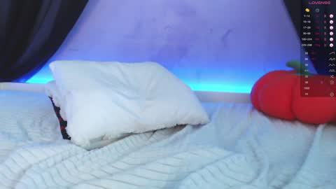 Viola Marika and Visma  online show from October 16, 2025, 12:17 pm