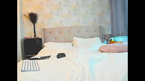 Safiya  online show from June 22, 2026, 5:54 pm