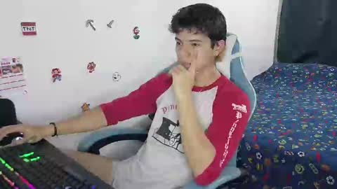 carapalida9008 online show from March 7, 2025, 5:28 pm