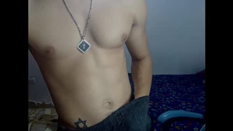 carapalida9008 online show from October 7, 2025, 12:57 pm