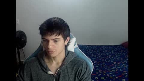 carapalida9008 online show from October 22, 2025, 4:18 pm