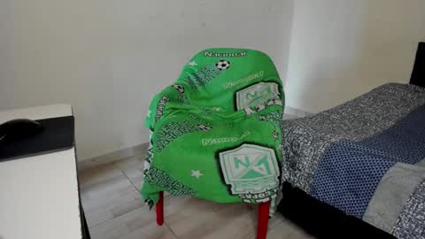 Carlos and Cristian  online show from November 22, 2025, 9:47 pm