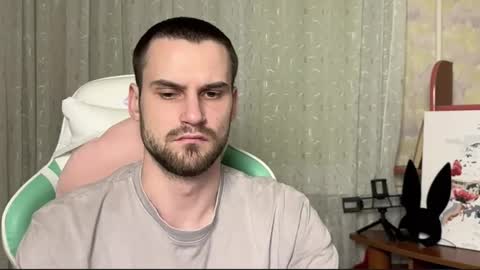 Cari online show from November 8, 2025, 9:13 pm