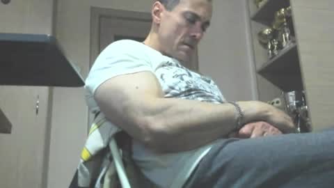 Snapshot of carin_the_body chatting on April 21, 2026, 1:42 am Laz online show from April 21, 2026, 1:42 am