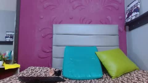 carina_lopez707 online show from April 11, 2026, 12:09 pm