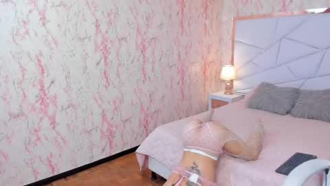 CARINA  online show from November 6, 2025, 4:19 pm