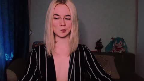 Snapshot of carinfox chatting on February 1, 2025, 10:15 am Carin online show from February 1, 2025, 10:15 am