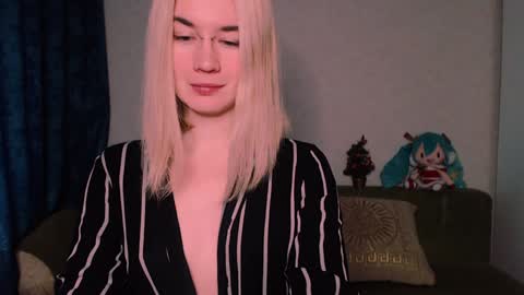 Snapshot of carinfox chatting on February 2, 2025, 6:37 am Carin online show from February 2, 2025, 6:37 am