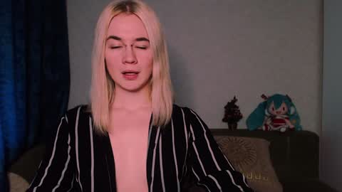 Snapshot of carinfox chatting on February 2, 2025, 9:40 am Carin online show from February 2, 2025, 9:40 am