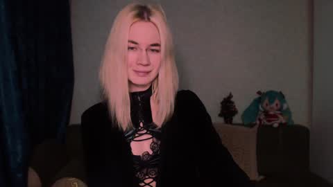 Snapshot of carinfox chatting on February 8, 2025, 8:21 pm Carin online show from February 8, 2025, 8:21 pm