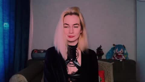 Snapshot of carinfox chatting on February 18, 2025, 6:59 am Carin online show from February 18, 2025, 6:59 am