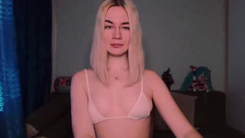 Snapshot of carinfox chatting on March 7, 2025, 6:24 am Carin online show from March 7, 2025, 6:24 am