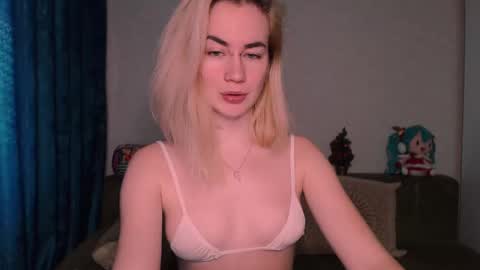 Snapshot of carinfox chatting on March 10, 2025, 5:33 am Carin online show from March 10, 2025, 5:33 am